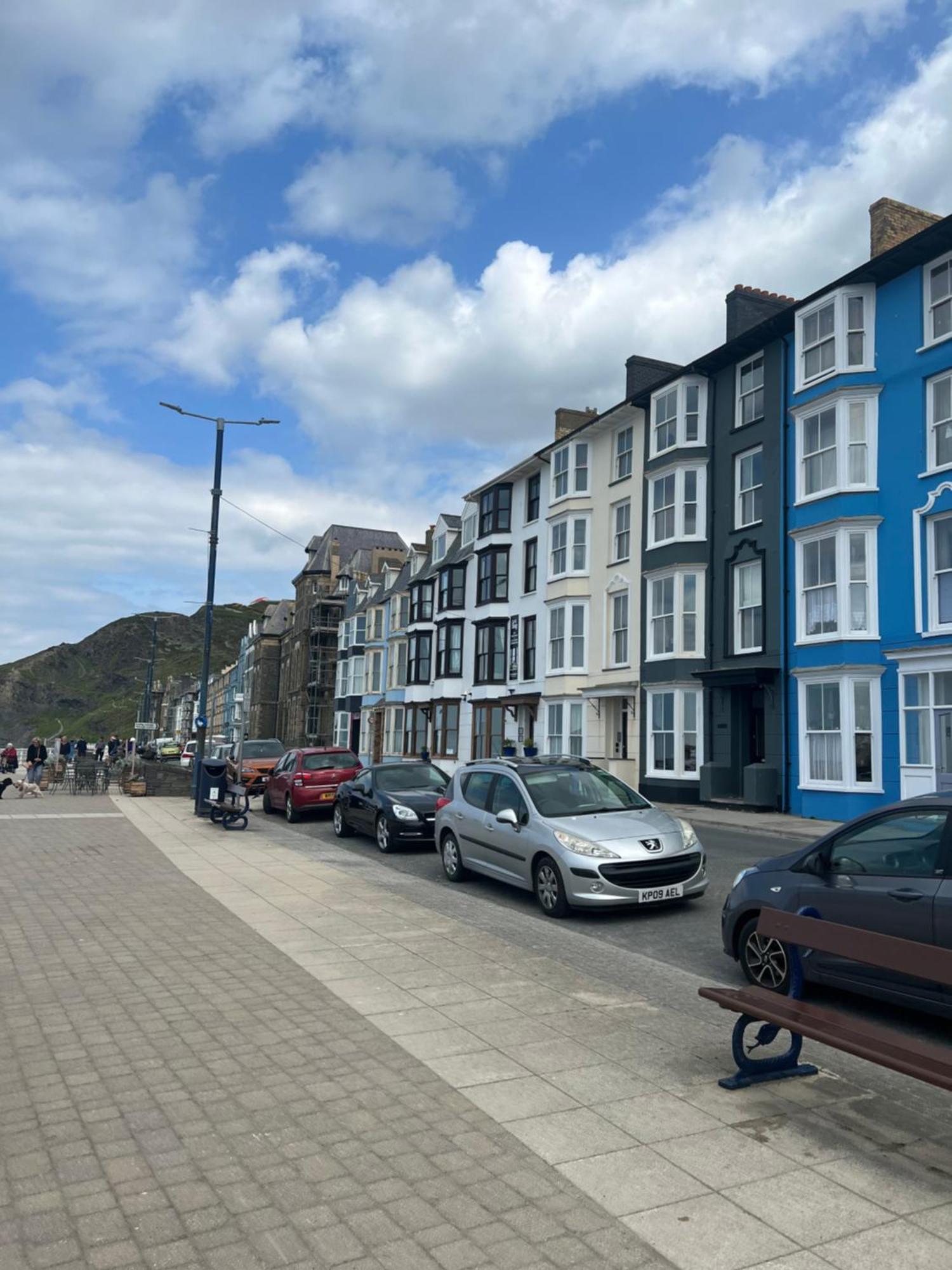 New Seafront Apartment- Stunning Sea Views